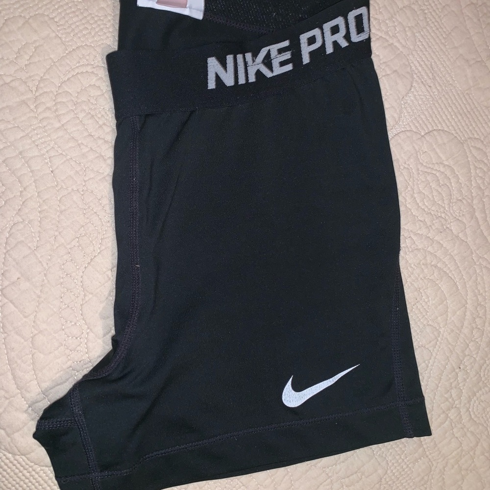 Nike Pro’s Medium